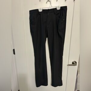 Men’s Lululemon ABC pant in Black 33” inseam